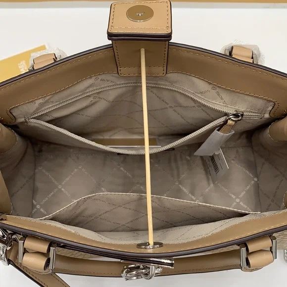 Michael Kors Hamilton Medium
Satchel Crossbody Croc Embossed
CAMEL COLOR - Picture 11 of 15